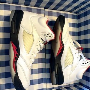 Jordan 5 - Fire Red (11/2019)